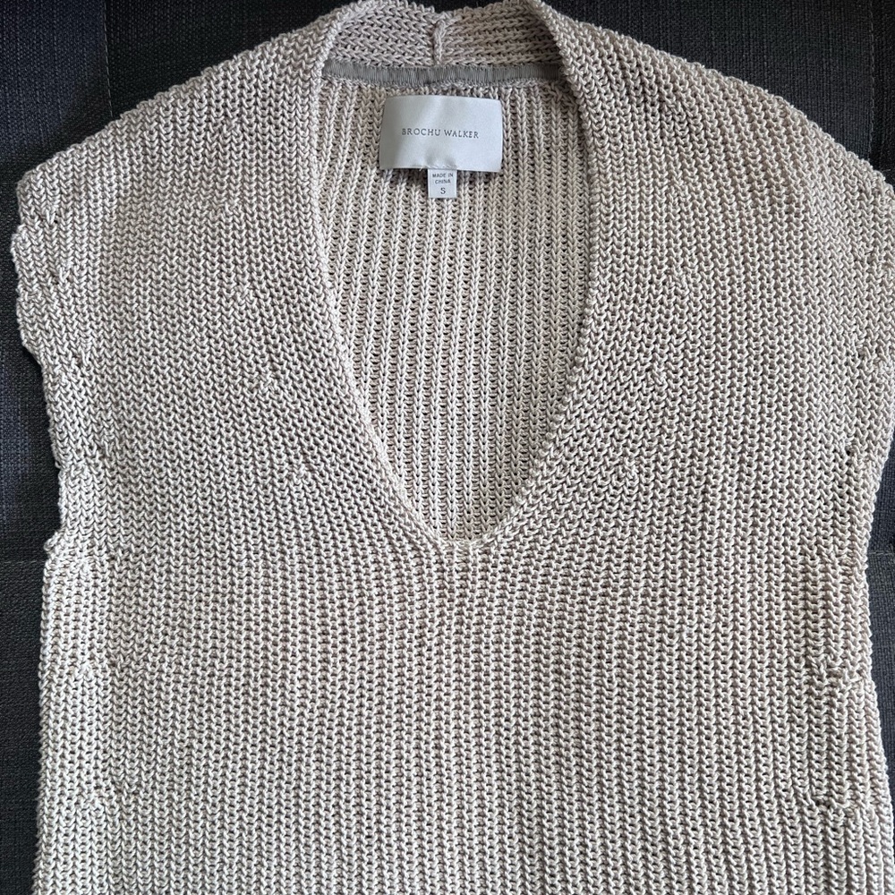 V neck Beige knitted vest high low hemline - Picture 3 of 7